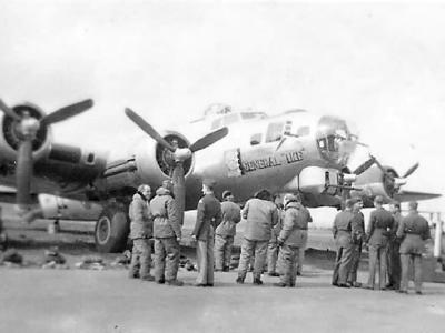 B-17 Flying Fortress 42-97061 General Ike 1944 England 91st Bomb Group 401st Bomb Squadron