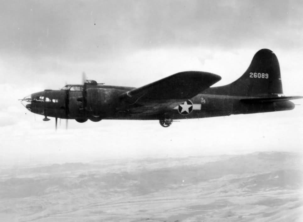 B-17 Flying Fortress Bomber 42-6089 | World War Photos