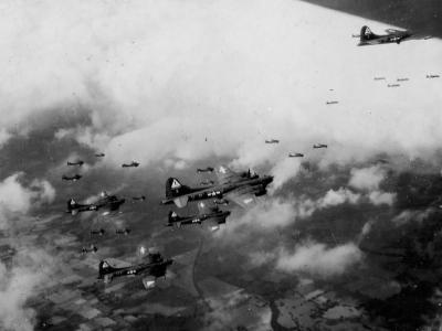 B-17 Flying Fortress Formation of the 381st Bomb group 533rd Bomb squadron