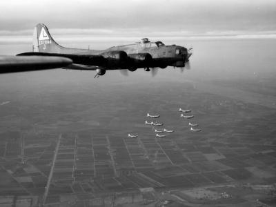 B-17G Formation of the 381st bomb group, 42-37884