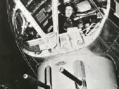 B-17 flying fortress chin turret