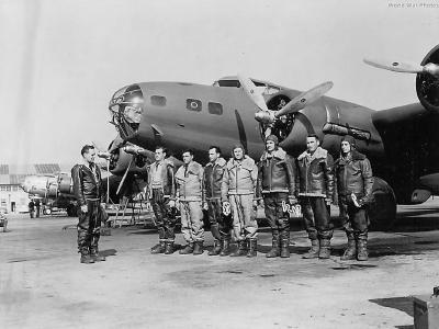 Aircrew lined up in front of their B-17E