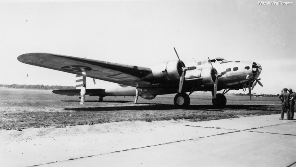 Boeing B-17B Flying Fortress | World War Photos