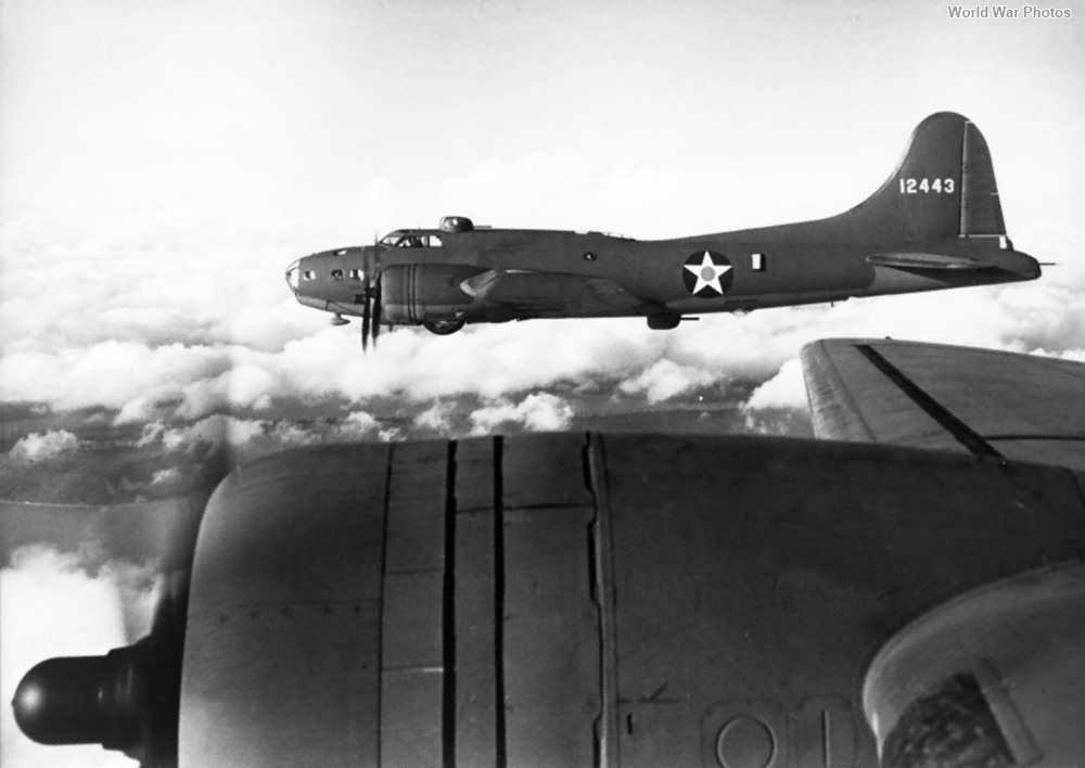 B-17E Flying Fortress 41-2443 | World War Photos