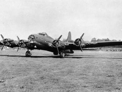 Factory-fresh B-17E Flying Fortress