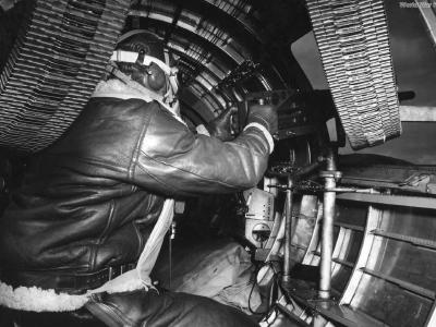 B-17 Waist Gunner 8th AF ’44