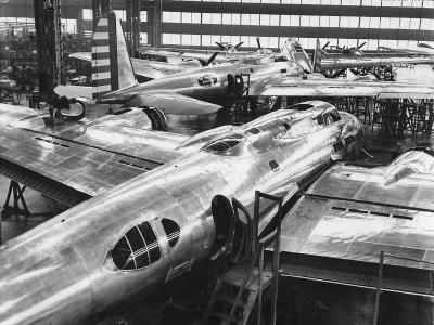 B-17s on assembly line at Boeing Factory in Seattle 40