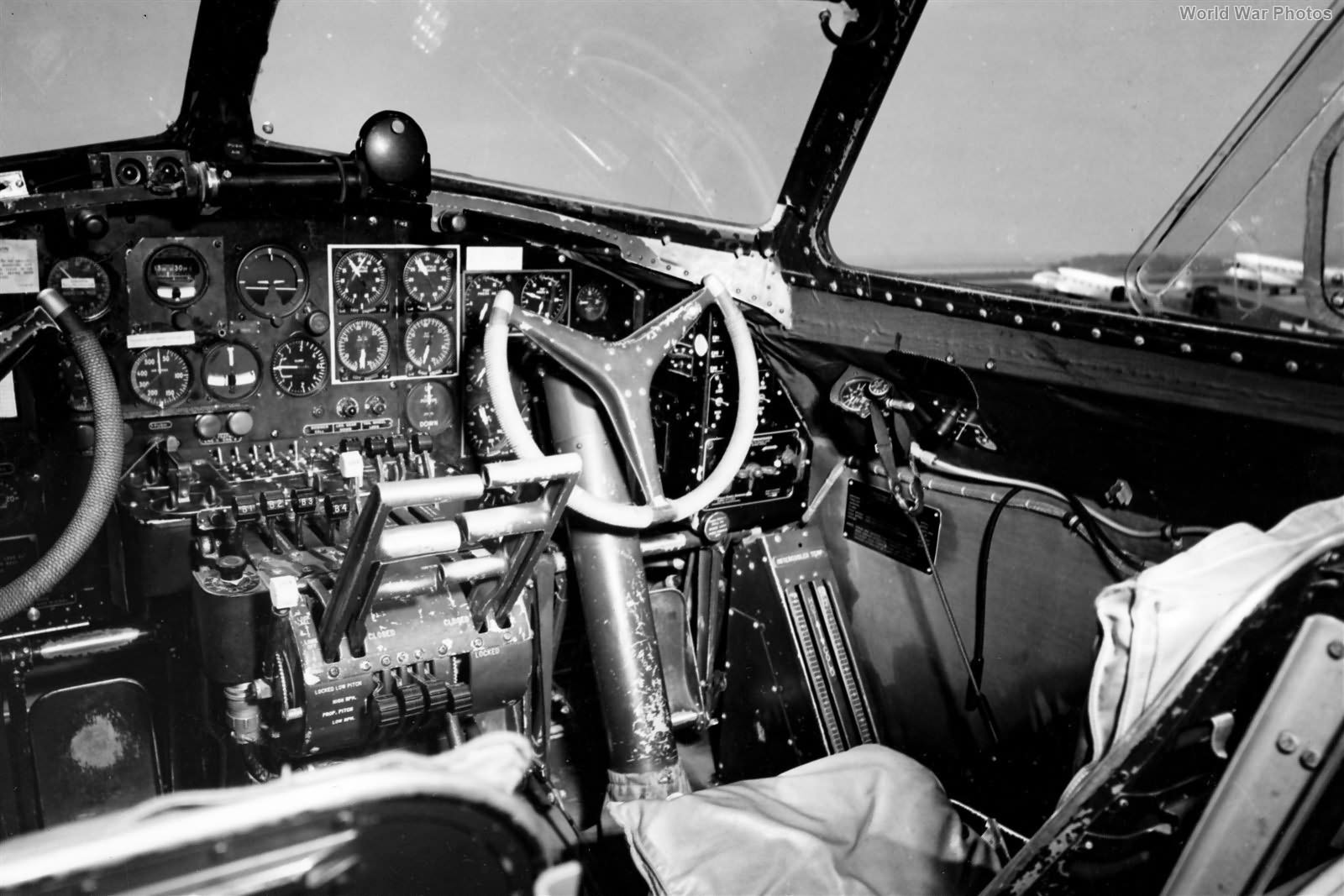 Y1B-17A of 96th BS at Langley Field 11 March 1937 cockpit | World War ...