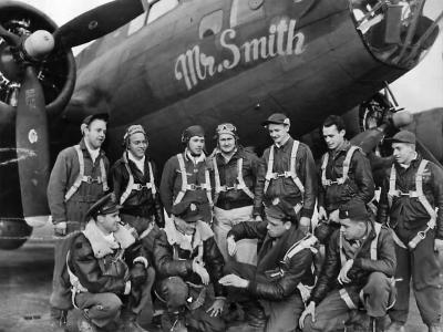 385th BG crew by B-17F Mr Smith in England 1943