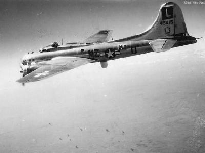 452nd Bomb Group B-17 44-8015