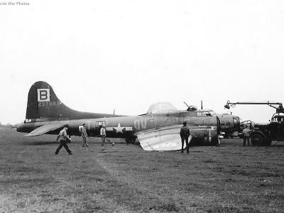 B-17 42-37882 of the 95th BG „A GOODBETT” 15 April 1945