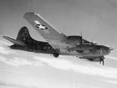 B-17F of the 305th BG „Flyin Hobo” 42-30015 43