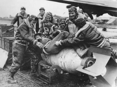 306th BG fliers strap Co-Pilot to Block-Buster bomb