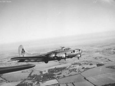 B-17G 43-37527 N7-X of the 398th BG, 603rd BS 1944