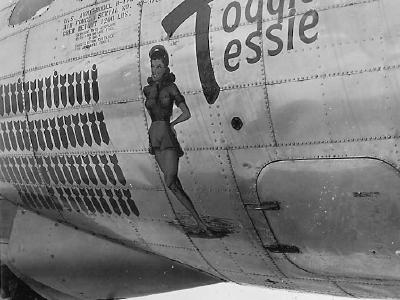 B-17G 43-37598 of the 306th BG „Toggle Tessie” nose art