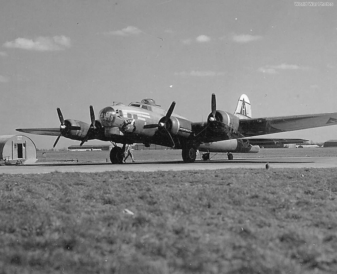 B-17G 42-38148 "Mamu" Of The 306th Bomb Group, 368th BS | World War Photos