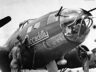 B-17F 42-30251 Piccadilly Queen of the 385th BG, 549th Squadron
