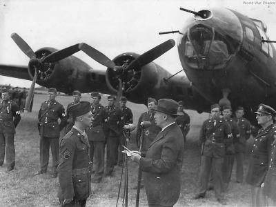Secretary of War Stimson Presents MOH to 306th BG Gunner Maynard Smith