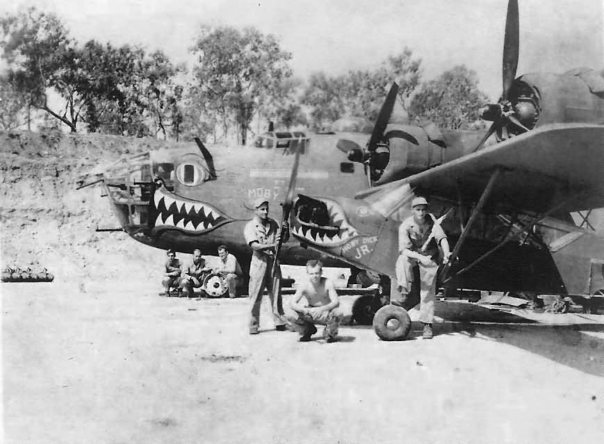 B-24D 41-24047 „MOBY DICK” of the 90th Bomb Group, 320th BS and Stinson L-5 Sentinel Recon Plane „MOBY DICK JR”