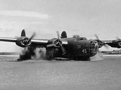B-24D Liberator „45” Taking Off From Desert Airstrip