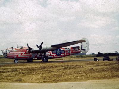 B-24D Liberator 41-24109 Assembly Ship of 466th Bomb Group „READY AND WILLING”