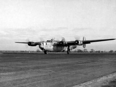 B-24J Liberator serial 44-40285, code J4-H „Table Stuff” of the 458th Bomb Group, 753rd BS