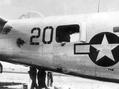 B-24J Liberator #20 „IRISH LASSIE” of the 455th Bomb Group 743rd Bomb Squadron – Flak Damaged in Combat 44-40517