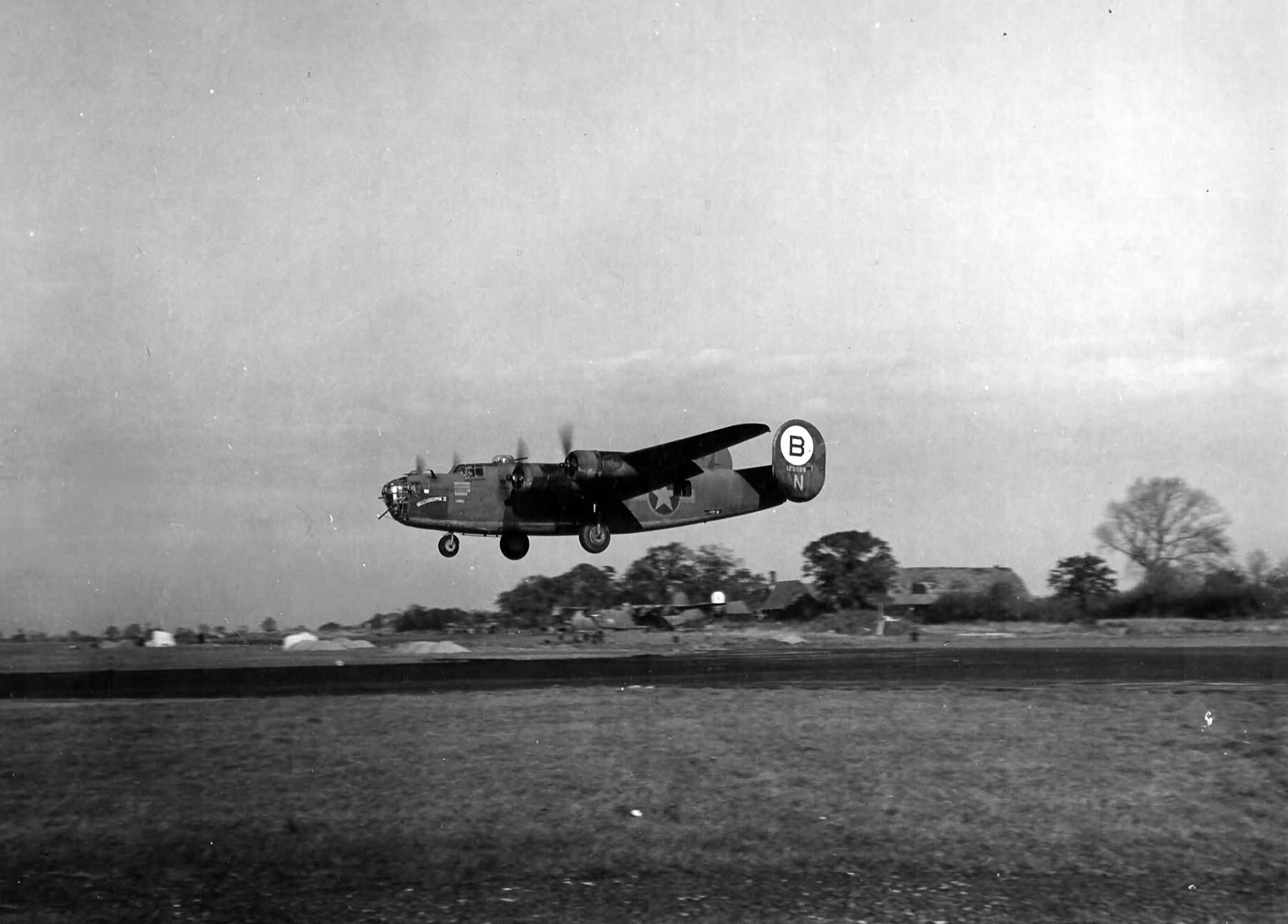 „Hellsadroppin II” B-24D 41-23809 from the 329th Bomb Squadron 93rd Bomb Group
