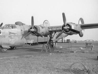 B-24 Liberator Bomber Dumbo 453rd Bomb Group 735th Bomb Squadron ETO
