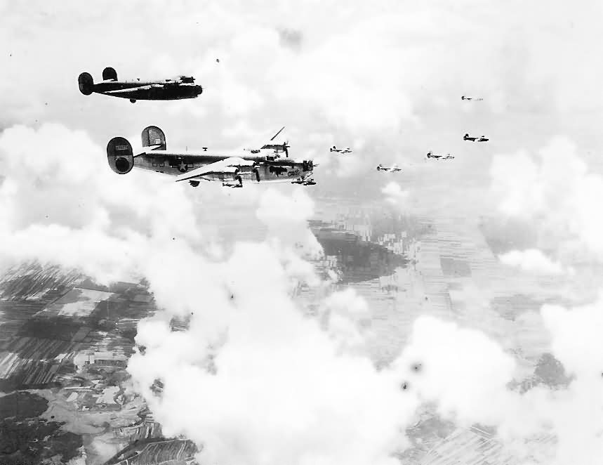 451st Bomb Group B-24G #23 42-78274 named „Cocky Crew!” in flight