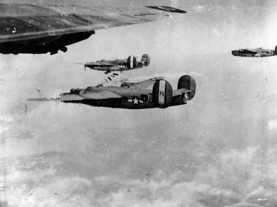 B-24H Liberator 41-29340 code 7V-N