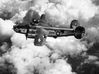 B-24 Liberator Extra Joker in flames after attack by FW-190’s Turnitz Austria 725th Bomb Squadron, 451st Bomb Group, 15th Air Force