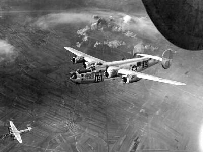 B-24 Liberator „Minnesota Mauler” over Linz Austria. 724th Bomb Squadron 451st Bomb Group 15th AF