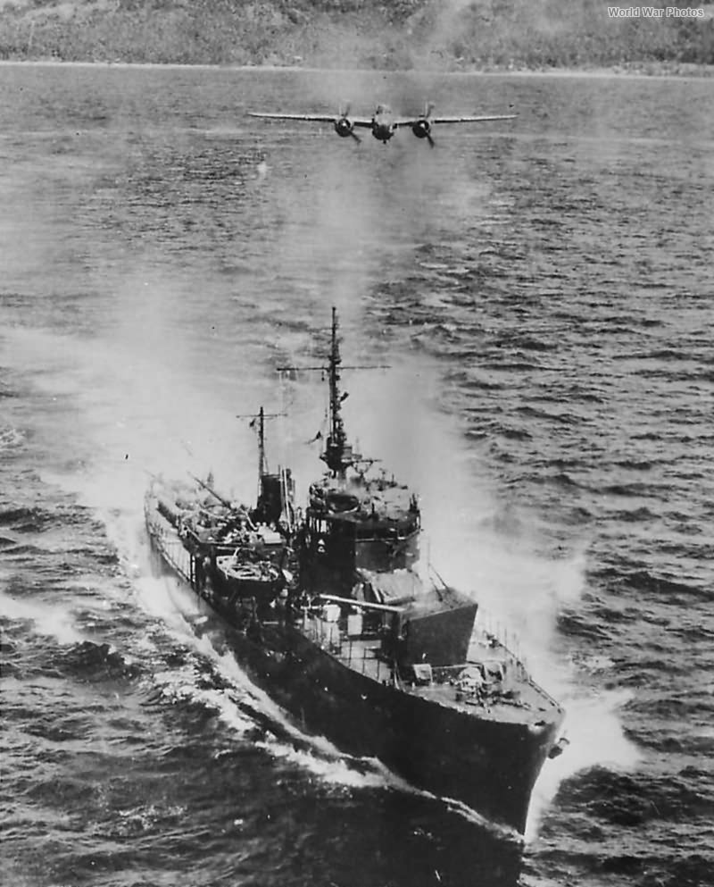 B-25 of 38th BG attacks Japanese Destroyer Akishimo Ormoc Bay