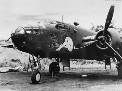 B-25D 41-30664 „How’s Your Ole’ Tomato”