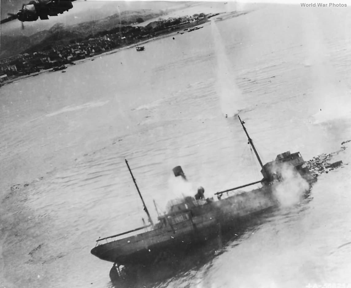 B-25 from 345th BG sinks Japanese Ship in South China Sea 1945