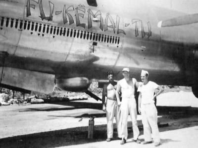 Boeing B-29 Superfortress 42-24720 of the 444th Bomb Group, 676th Bomb Squadron „Fu Kemal Tu” nose art