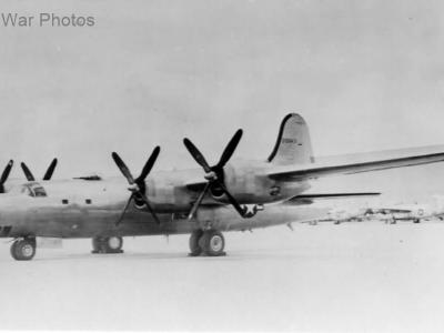 B-32 42-108471 experimentally fitted with B-29A tailfin