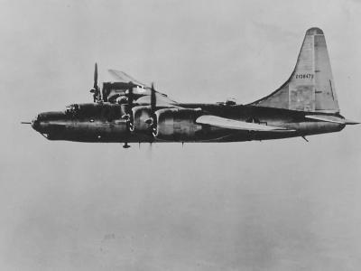 B-32 Dominator 42-108472 in flight