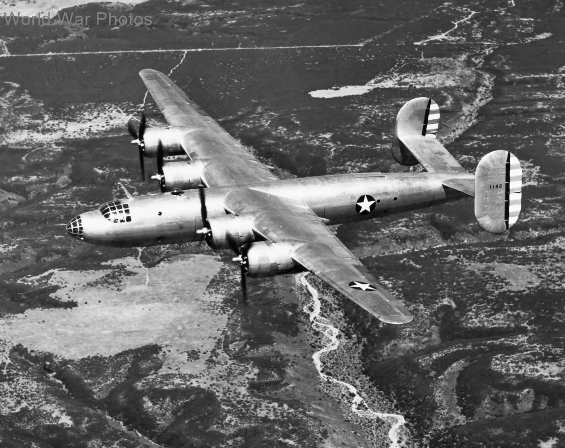 XB-32 Dominator S/n 41-142 | World War Photos