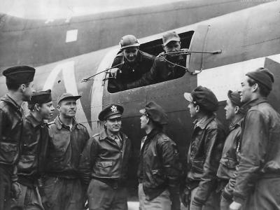 301st BG, 352nd BS B-17 crew at base in England