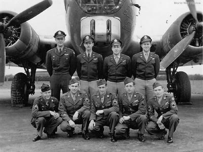 384th BG Aircrew with B-17G Buckeye Belle