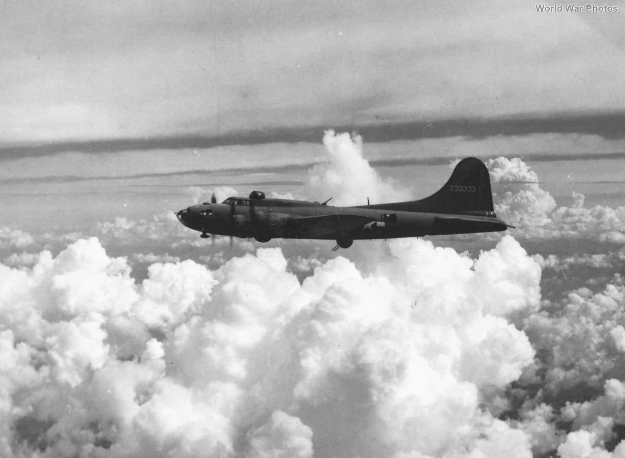 Boeing B-17f 42-30333 In Flight 