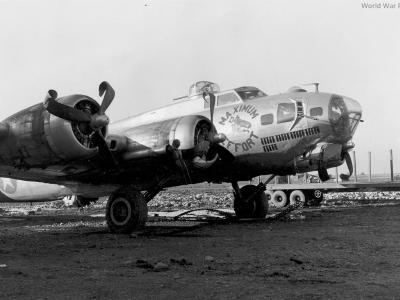 B-17G „Maximum Effort” of the 401st BG after belly landing 1 December 1944