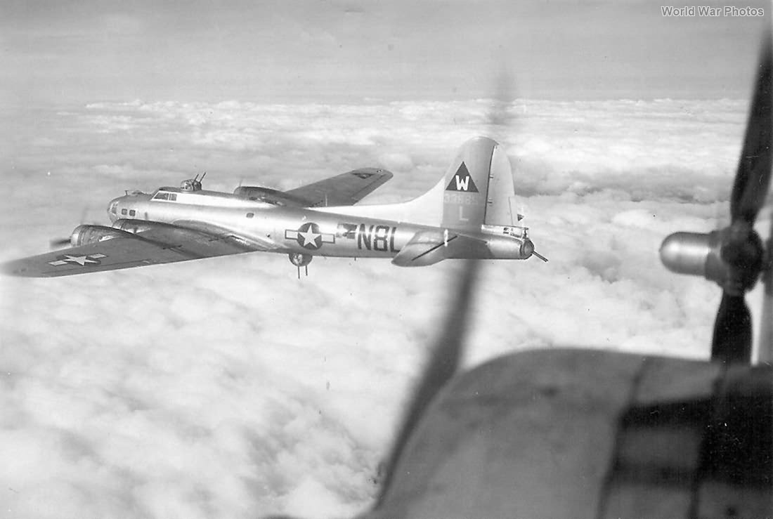 B-17G 43-38853 N8-L Of The 398th Bomb Group | World War Photos