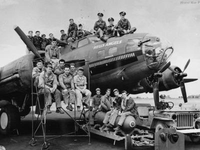 B-17F „Hell’s Angels” 41-24577 358th BS, 303rd Bomb Group