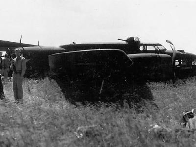 B-17 CANNON II 468th BS crashlanded in field