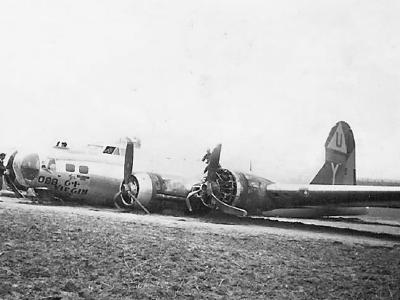Crashed B-17G 42-32098 „GI Vergin II” of the 457th BG