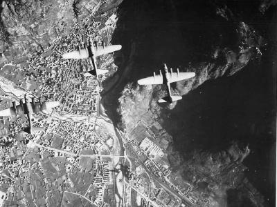 Formation of B-17 bombers over Bolzano railyards on 10 November 1943