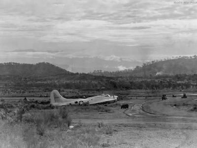 General Kenny’s B-17E at 7 Mile Drome